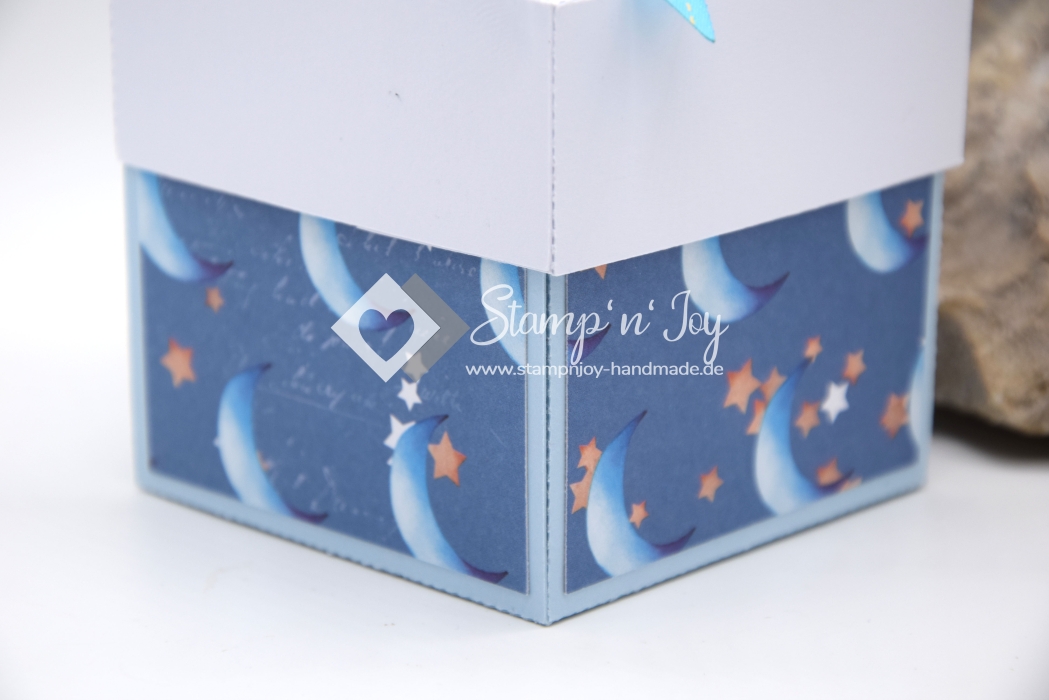 Explosionsbox Baby Junge ca. 7x7x7cm | Geldgeschenk Geburt | Kinderwagen | Mond, Sterne | hellblau weiß | Art. Nr. 00020507